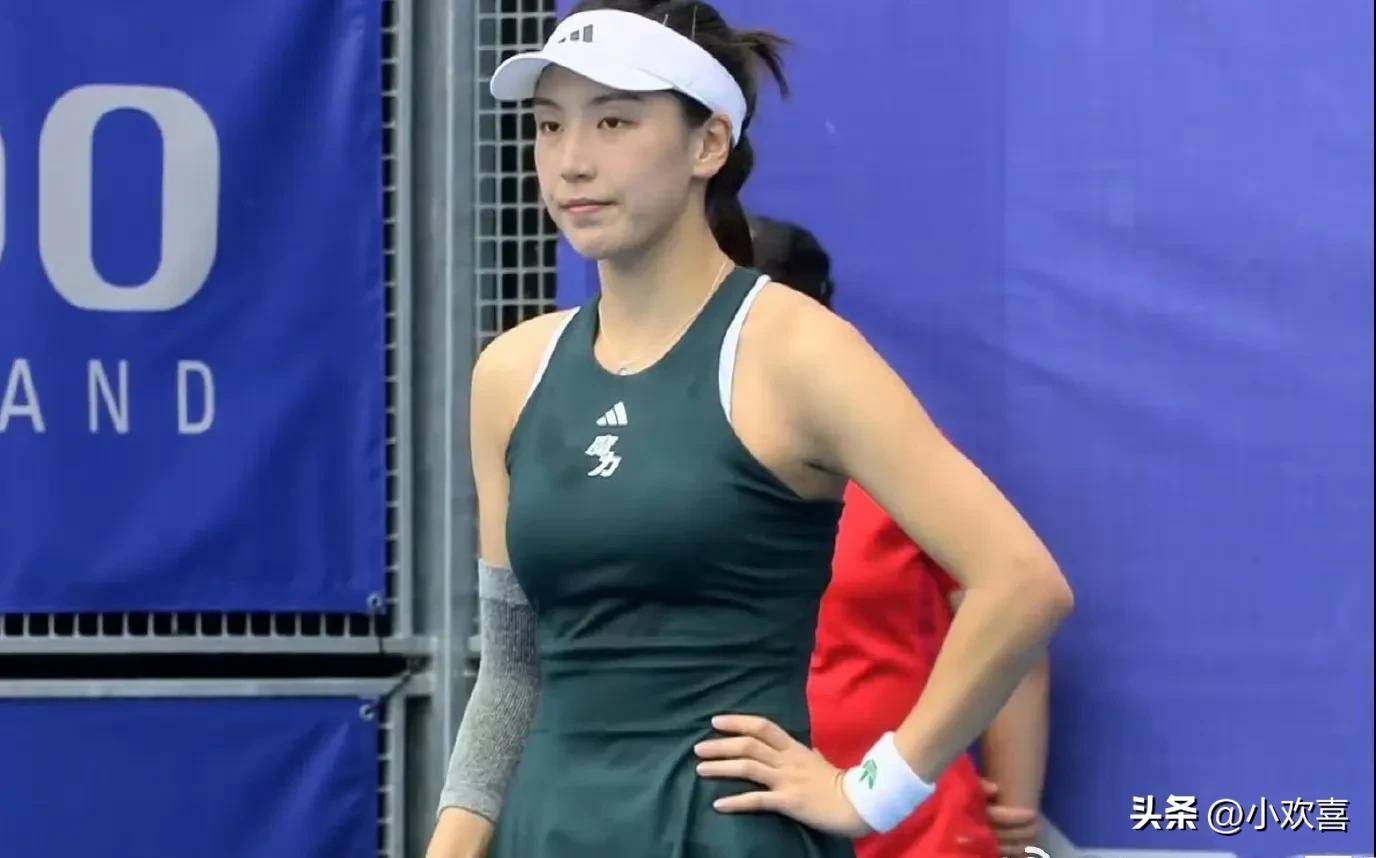 显得更加成 显得更加成