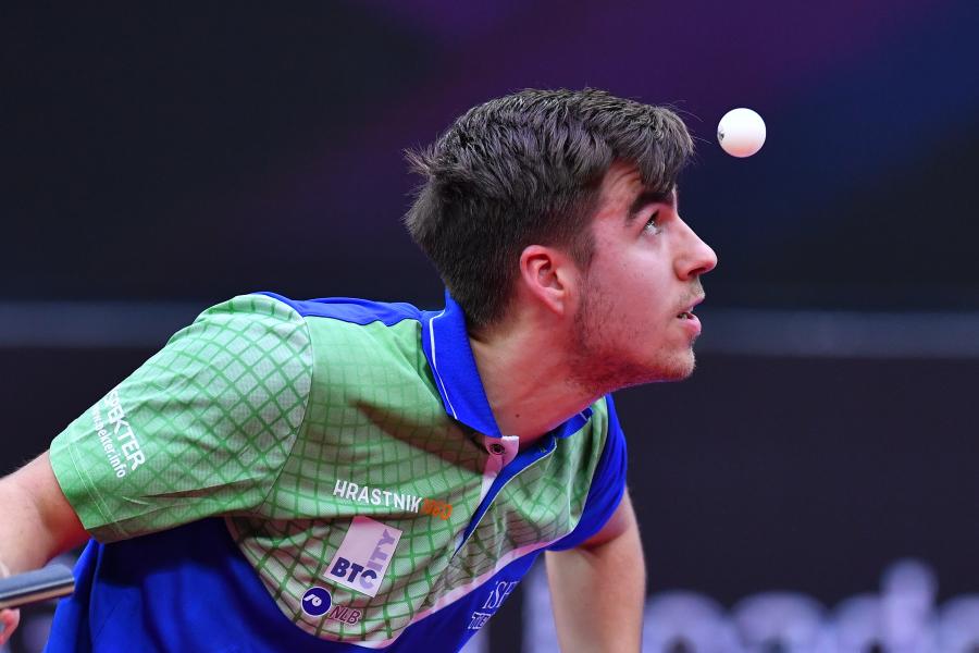 在场上的影 在场上的影