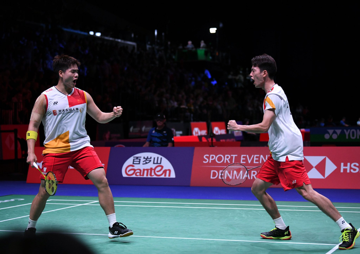 郭士强笑了！中国男篮现役旅美球员，可组成两套国家队首发阵容