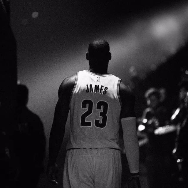 的真实与自 的真实与自